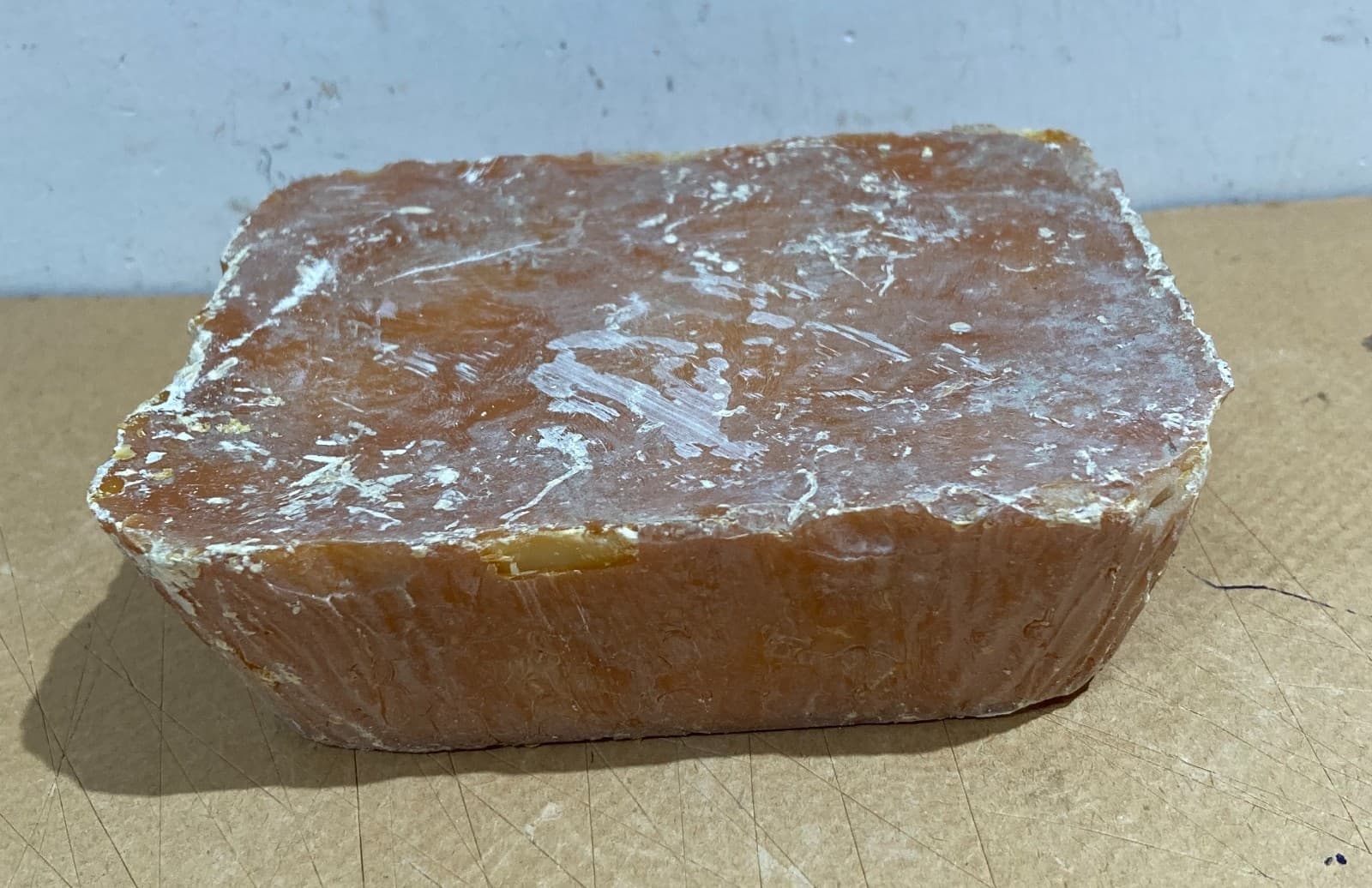 Insolito Oggetto, Probabilmente Blocco Di Cera Solida, Superficie Ambrata d'Epoca