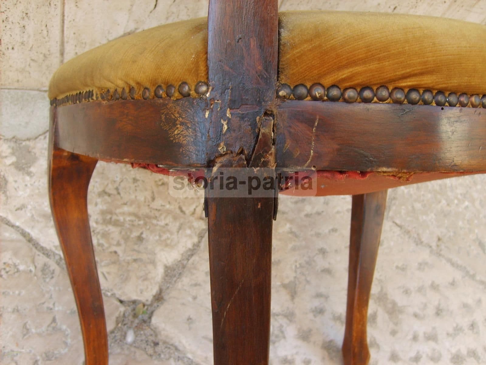Sedia Imbottita Epoca Luigi Filippo In Legno Intagliato Da Restaurare