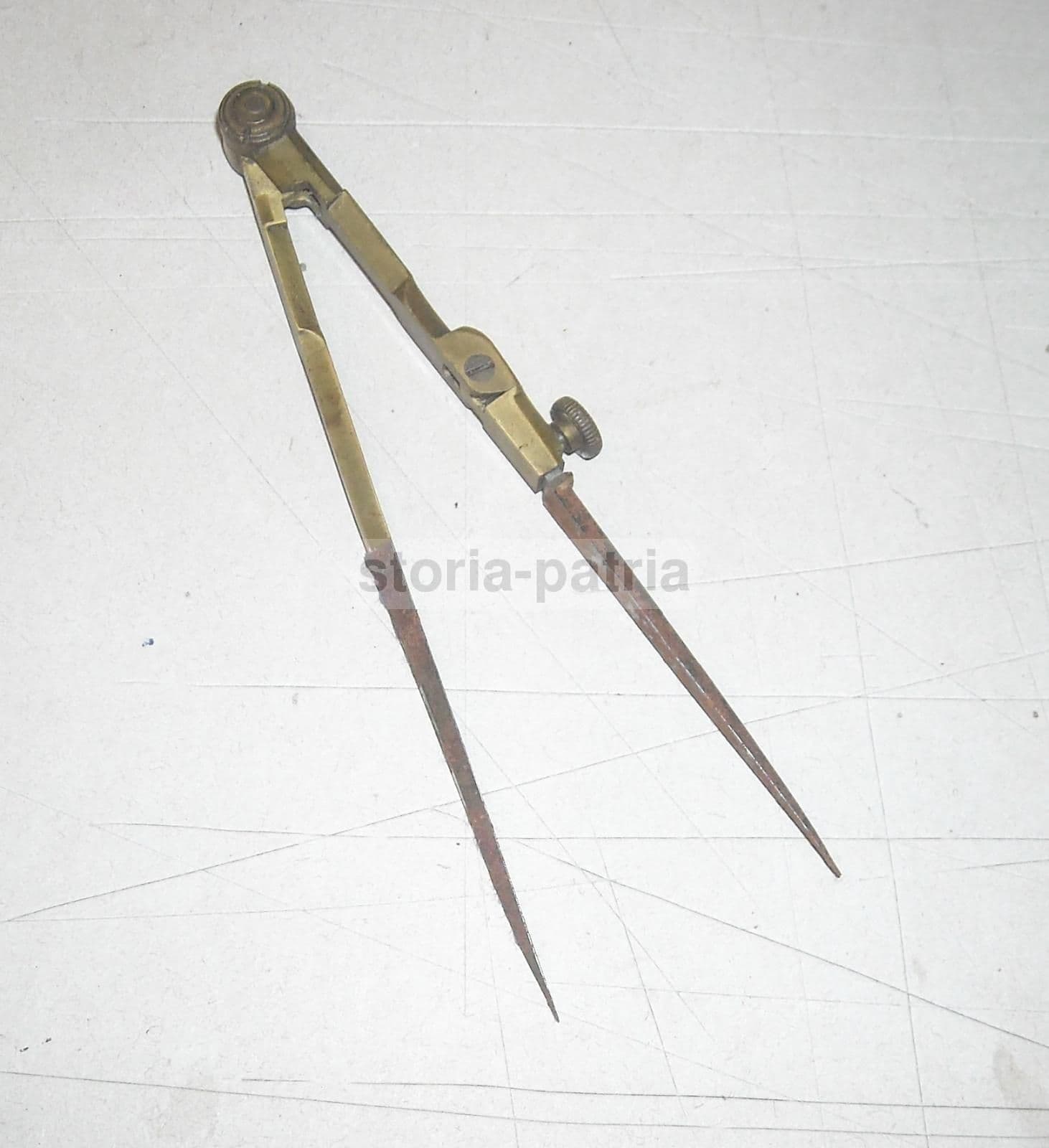 Compasso Antico In Ottone E Ferro (XIX Secolo)