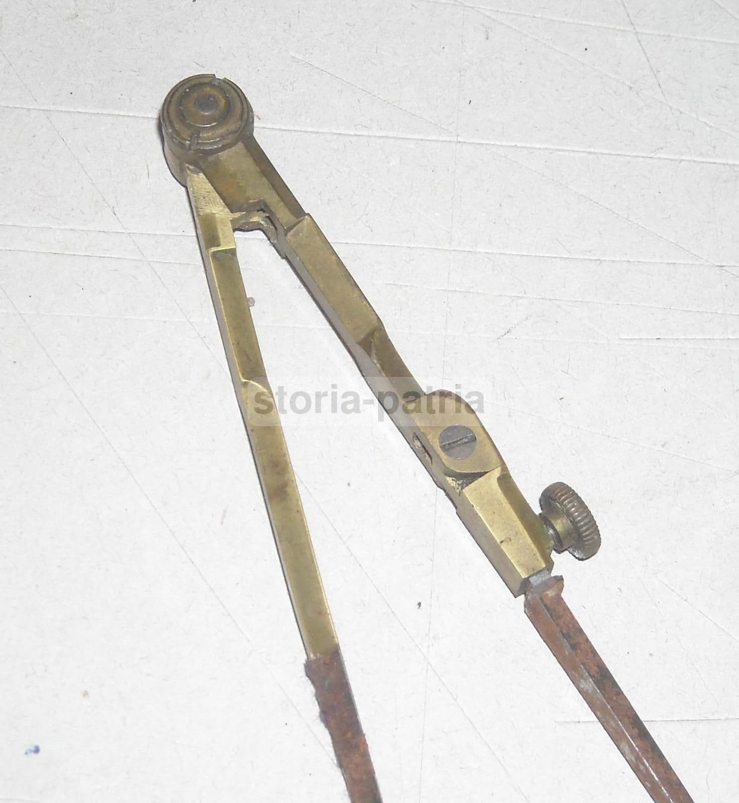 Compasso Antico In Ottone E Ferro (XIX Secolo)