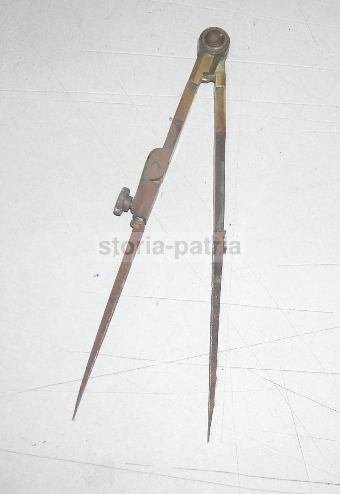 Compasso Antico In Ottone E Ferro (XIX Secolo)