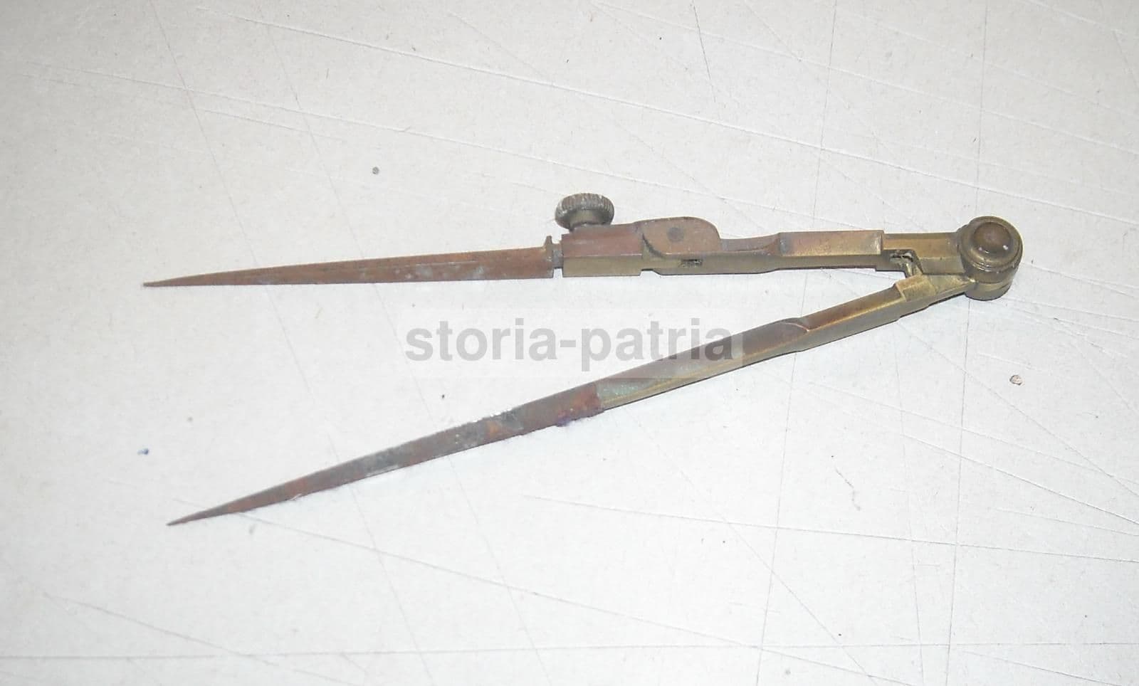 Compasso Antico In Ottone E Ferro (XIX Secolo)