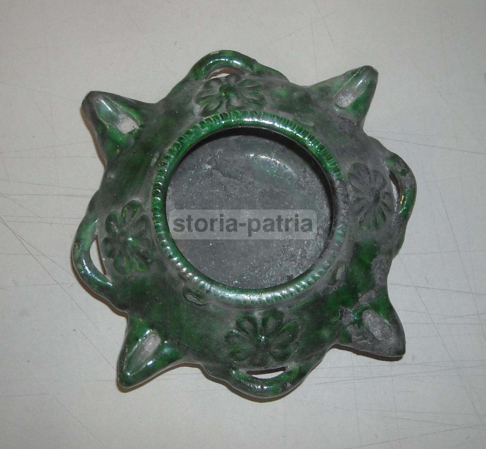 Vaso Soprammobile In Ceramica Smaltata Verde, Stile Lucerna, Inizio XX Secolo