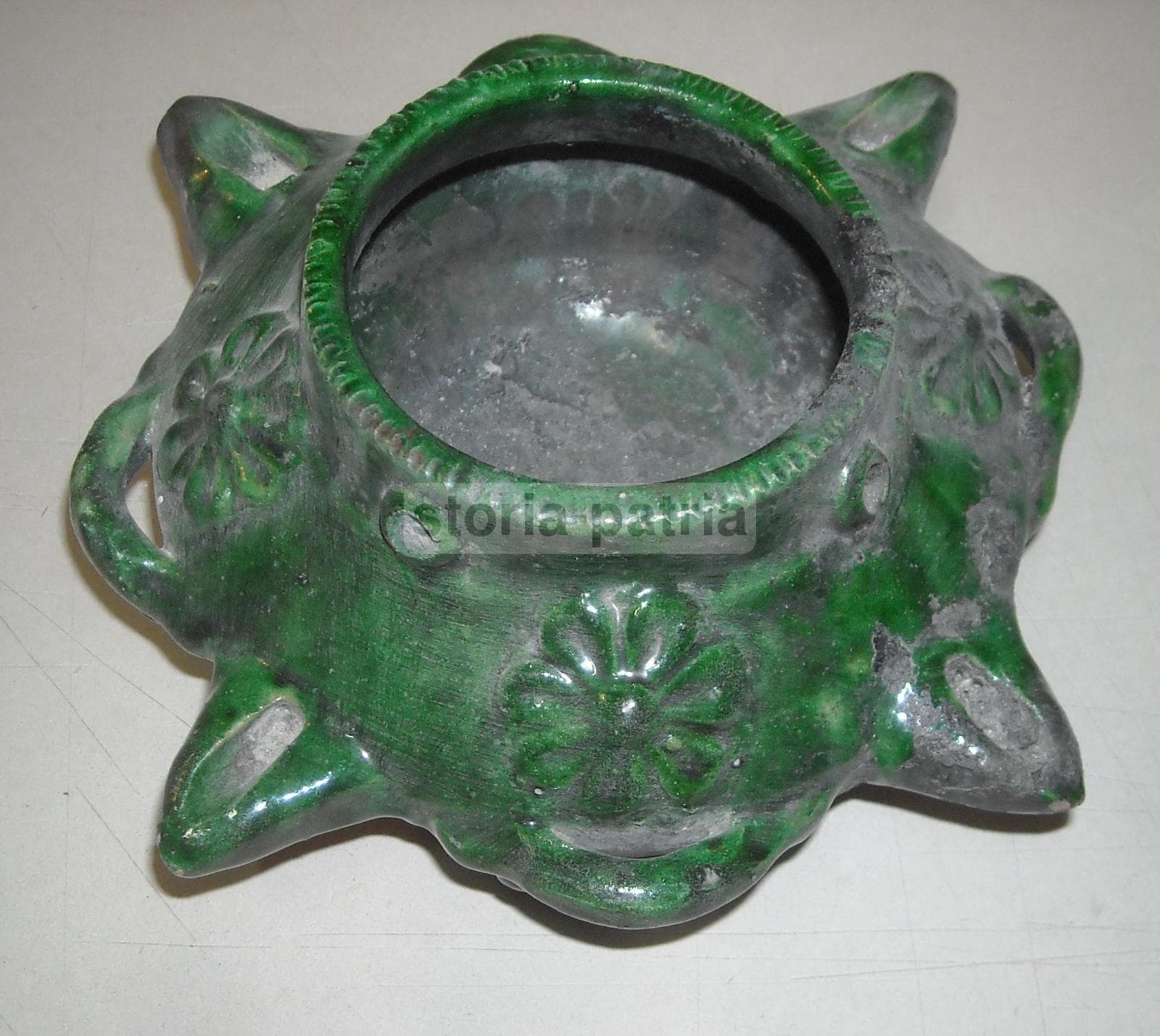 Vaso Soprammobile In Ceramica Smaltata Verde, Stile Lucerna, Inizio XX Secolo