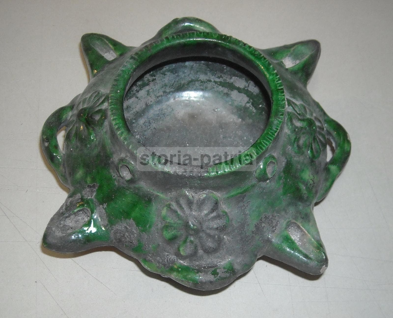 Vaso Soprammobile In Ceramica Smaltata Verde, Stile Lucerna, Inizio XX Secolo