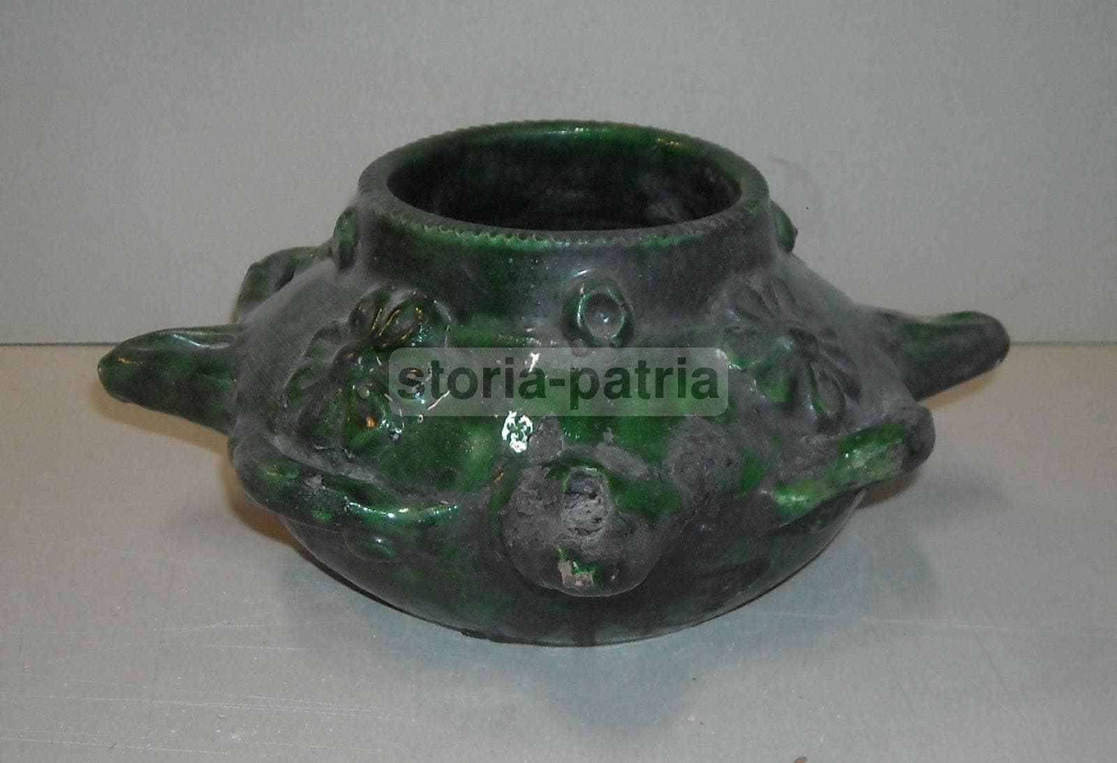 Vaso Soprammobile In Ceramica Smaltata Verde, Stile Lucerna, Inizio XX Secolo