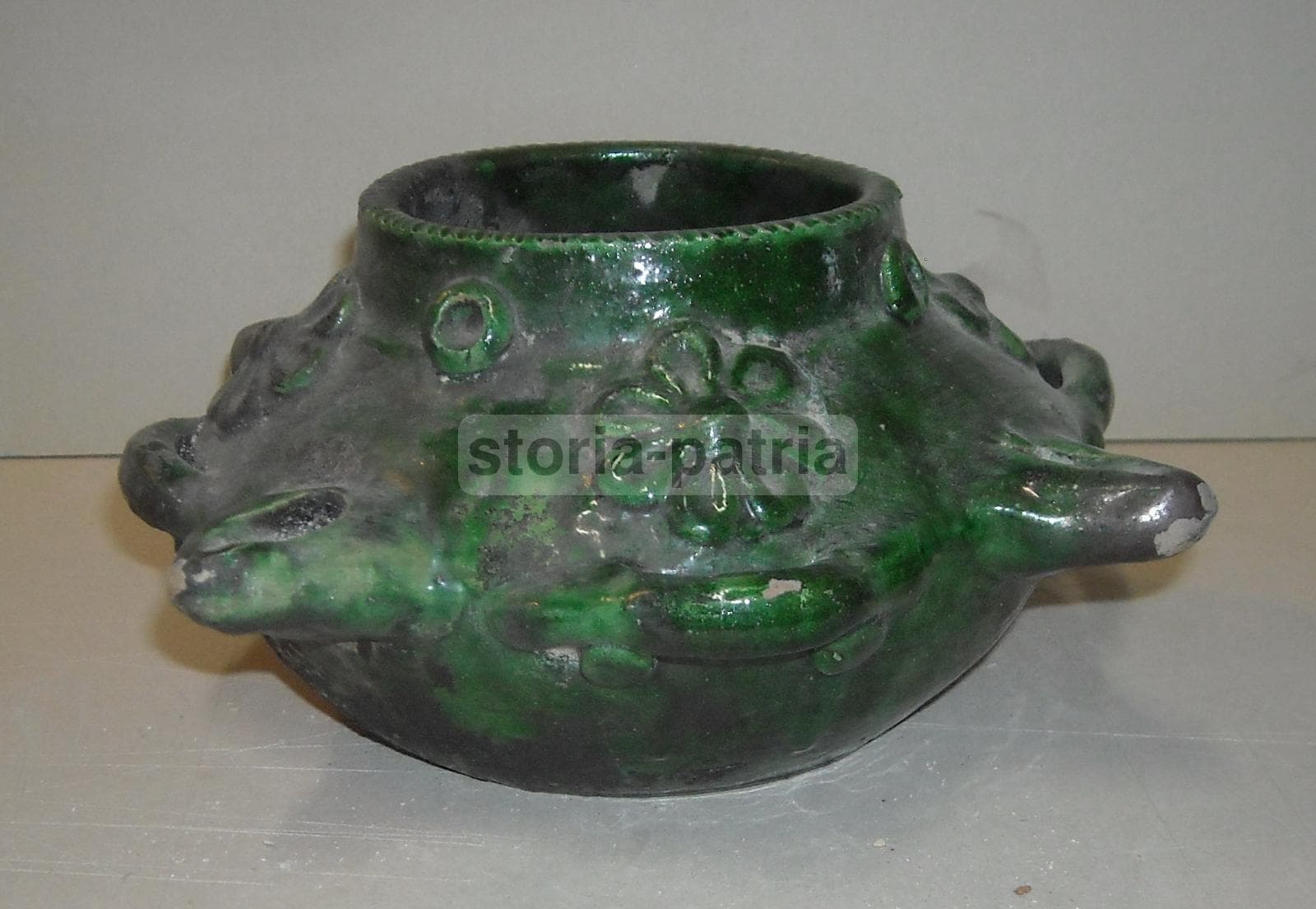 Vaso Soprammobile In Ceramica Smaltata Verde, Stile Lucerna, Inizio XX Secolo