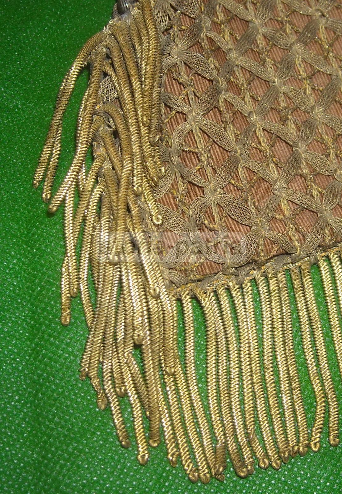 Borsetta Vintage Con Lavorazione Artistica Dorata (Anni '900)