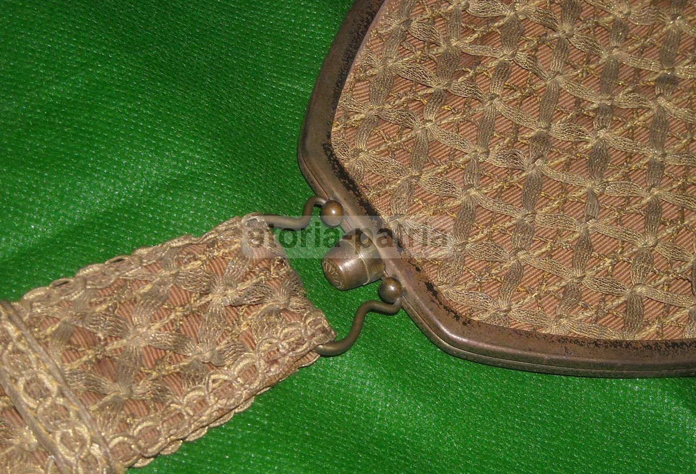 Borsetta Vintage Con Lavorazione Artistica Dorata (Anni '900)