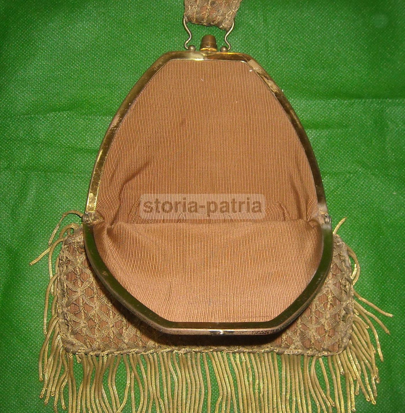 Borsetta Vintage Con Lavorazione Artistica Dorata (Anni '900)