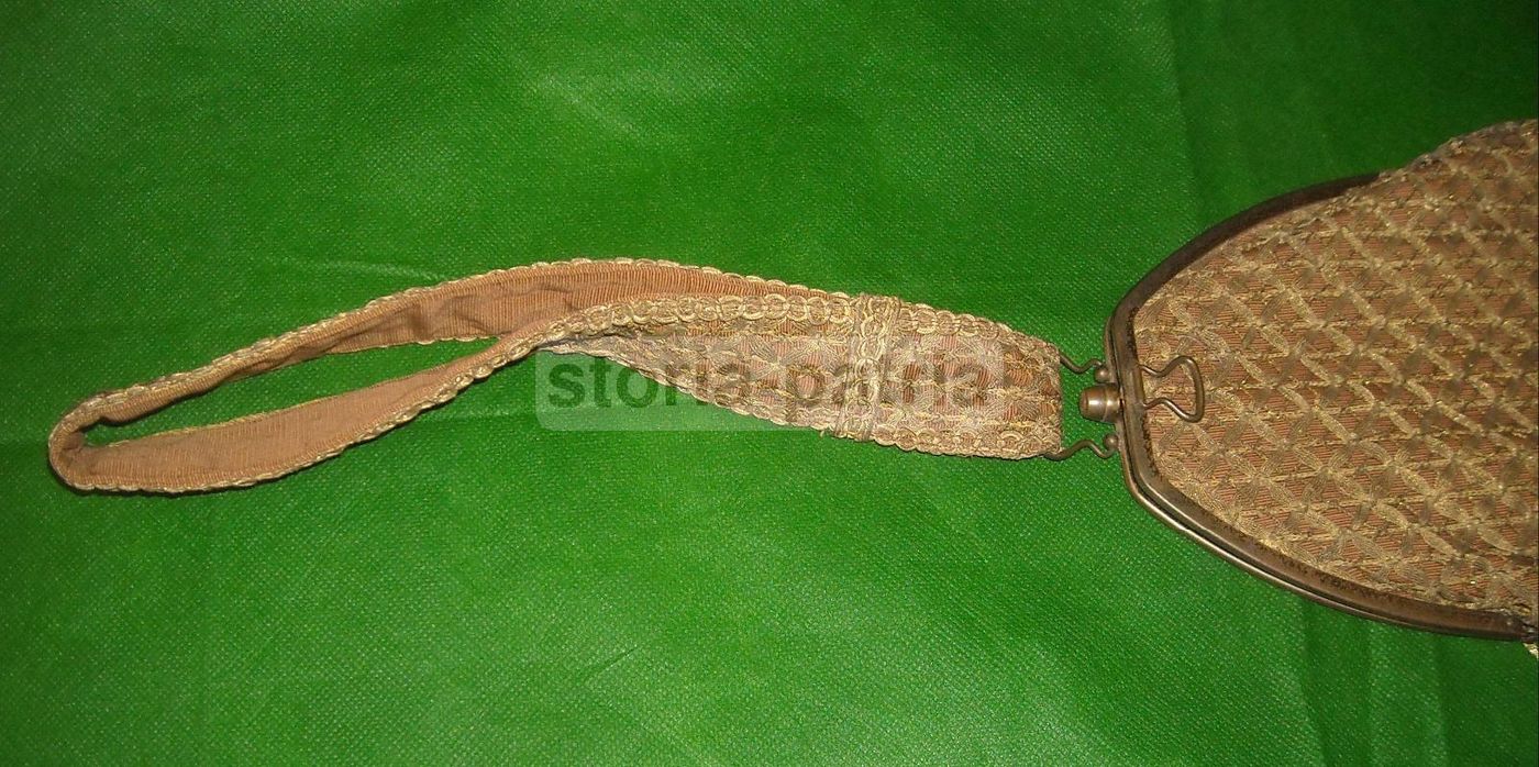 Borsetta Vintage Con Lavorazione Artistica Dorata (Anni '900)