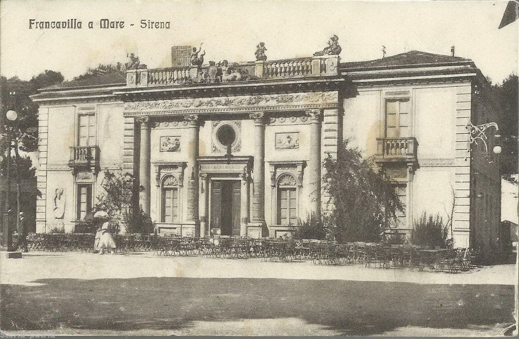 Cartolina Francavilla A Mare 1924: Palazzo Sirena E Donna Con Ombrellino
