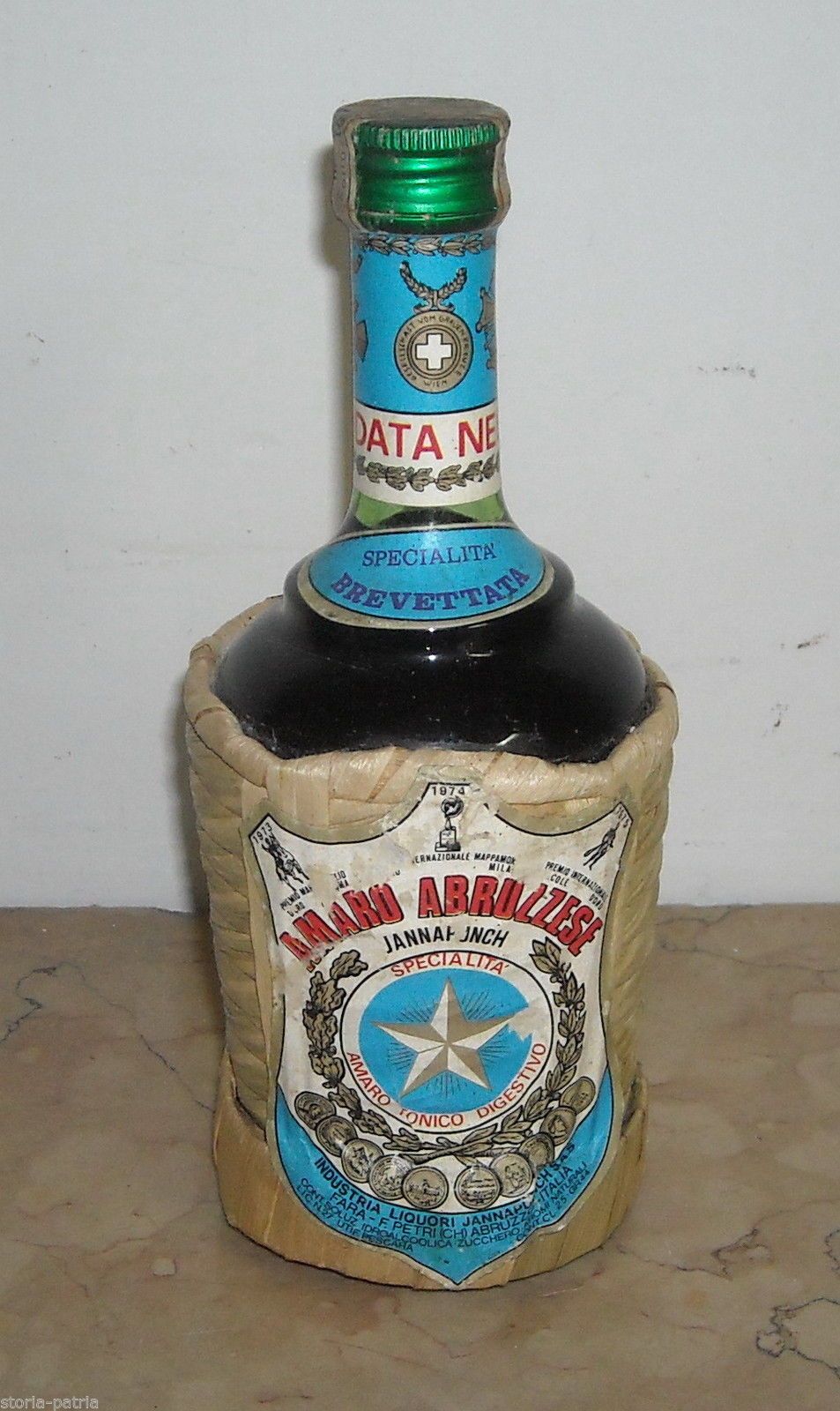 Amaro Abruzzese Jannapunch: Bottiglia Impagliata Vintage Fara