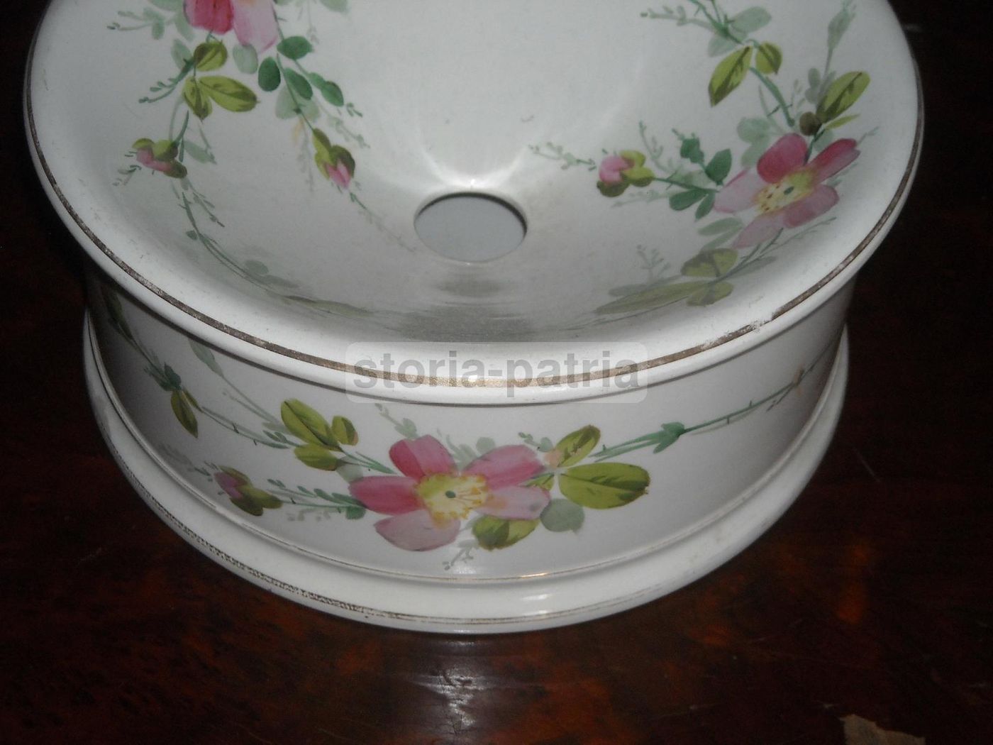 Soprammobile Antico In Ceramica Richard Con Decori Floreali 800