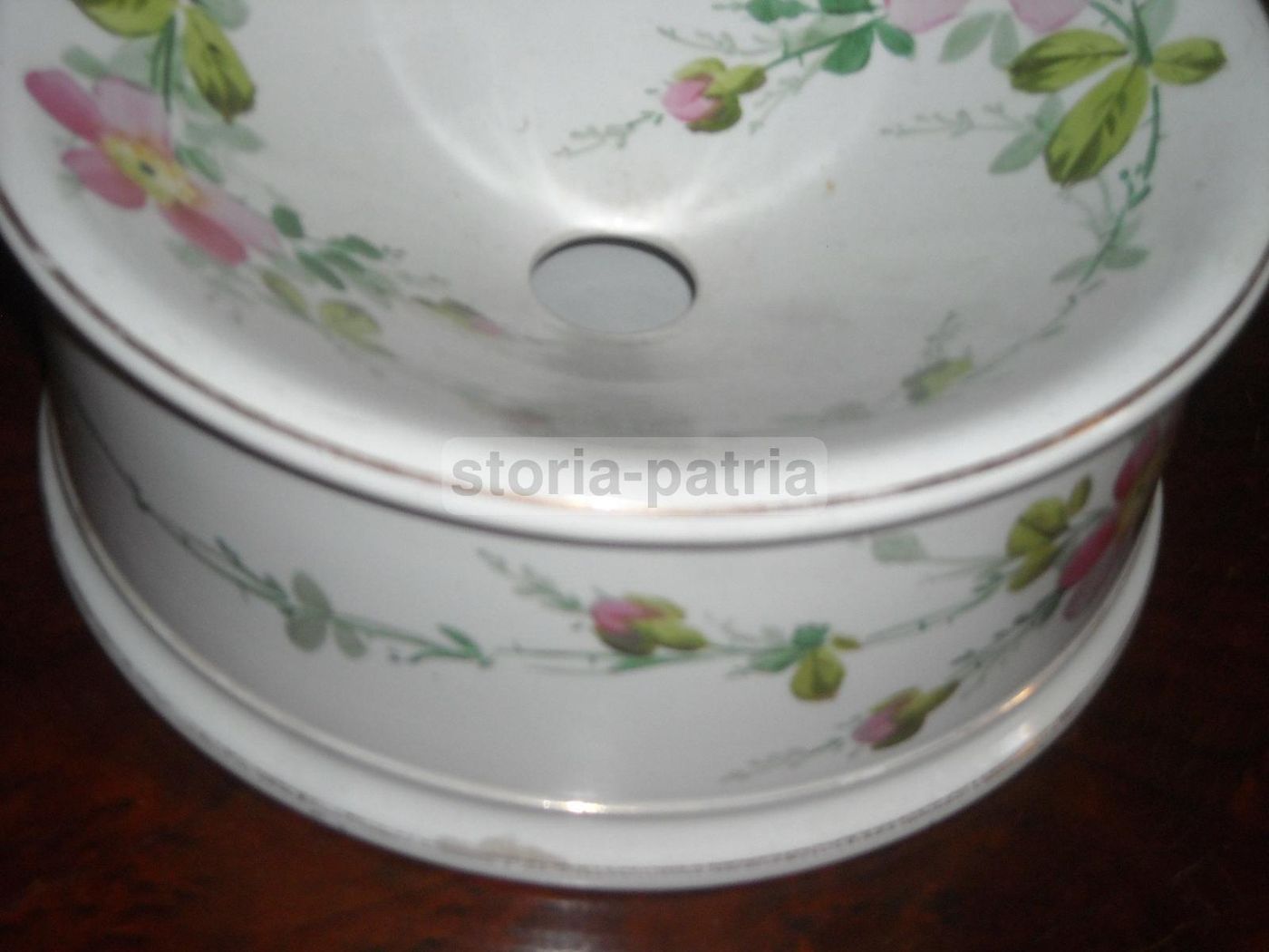 Soprammobile Antico In Ceramica Richard Con Decori Floreali 800