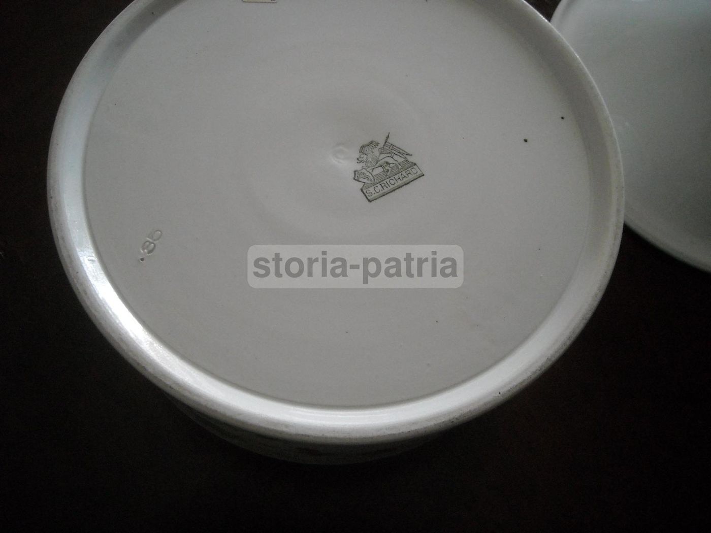 Soprammobile Antico In Ceramica Richard Con Decori Floreali 800