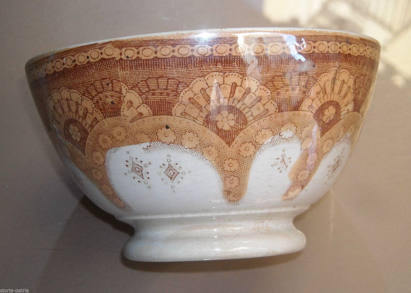 Tazza Antica In Ceramica Richard Con Decorazione Merletto, Fine XIX Secolo