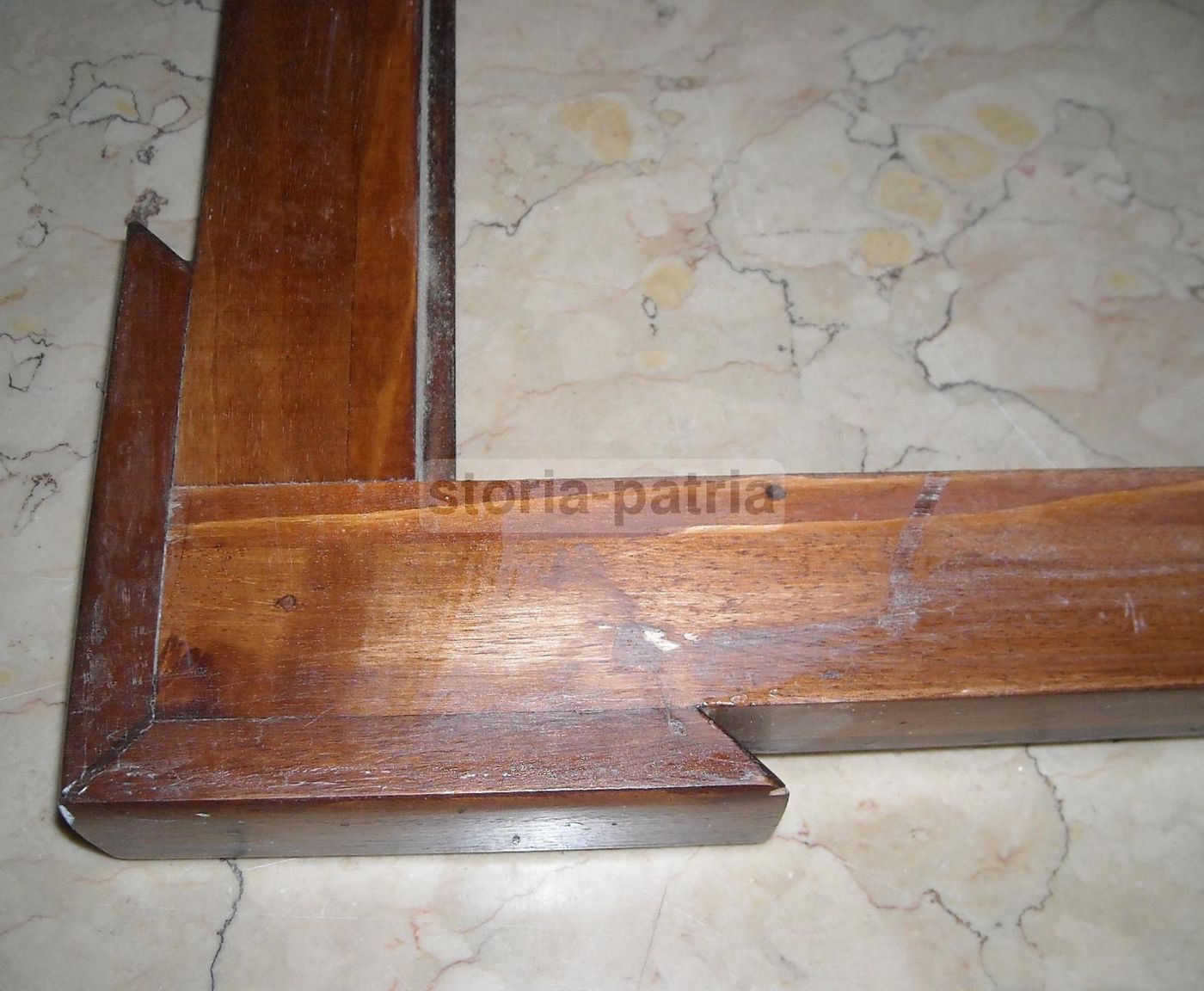Cornice Antica In Legno Noce Con Intarsio Prima Metà 900