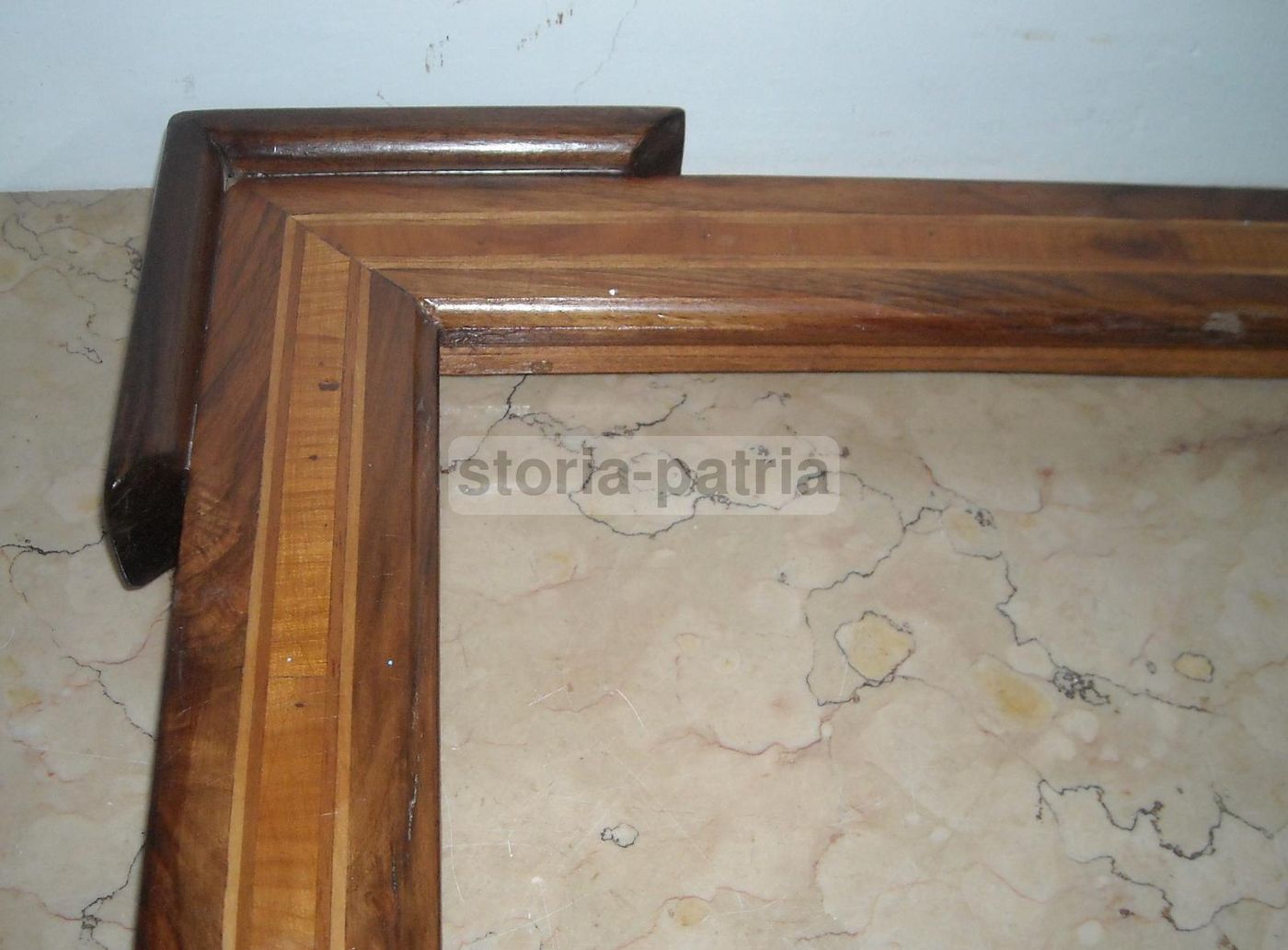 Cornice Antica In Legno Noce Con Intarsio Prima Metà 900