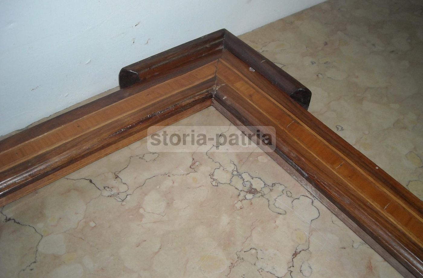 Cornice Antica In Legno Noce Con Intarsio Prima Metà 900