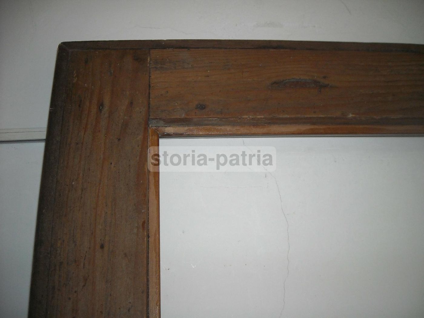 Antica Cornice In Legno Di Noce, 109x84 Cm, XIX Secolo