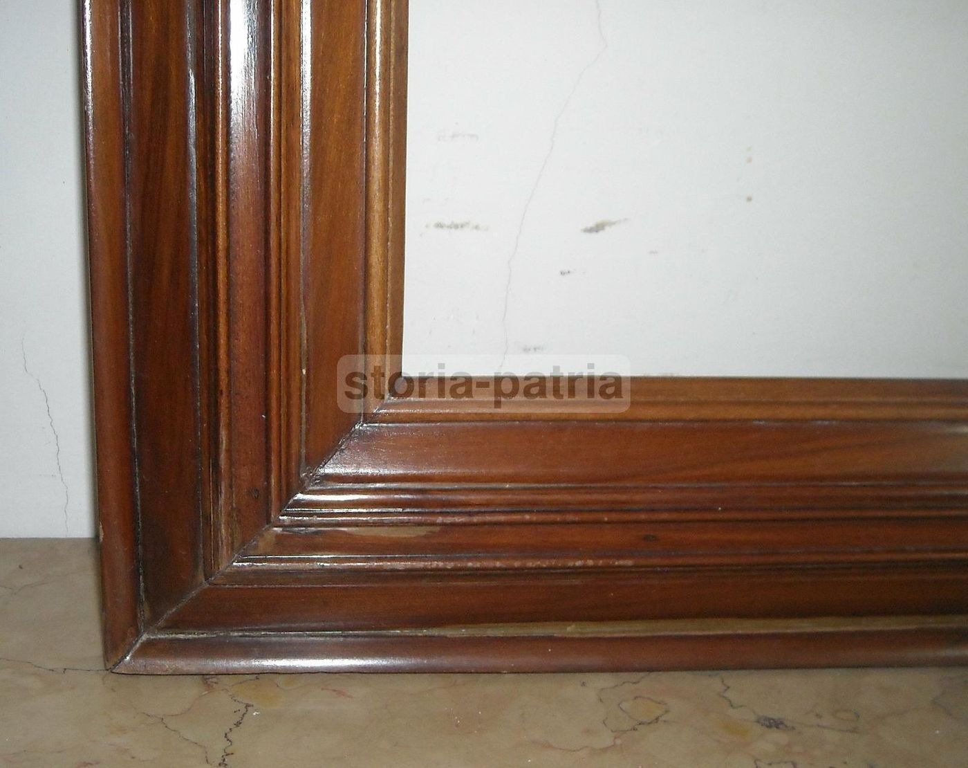 Antica Cornice In Legno Di Noce, 109x84 Cm, XIX Secolo