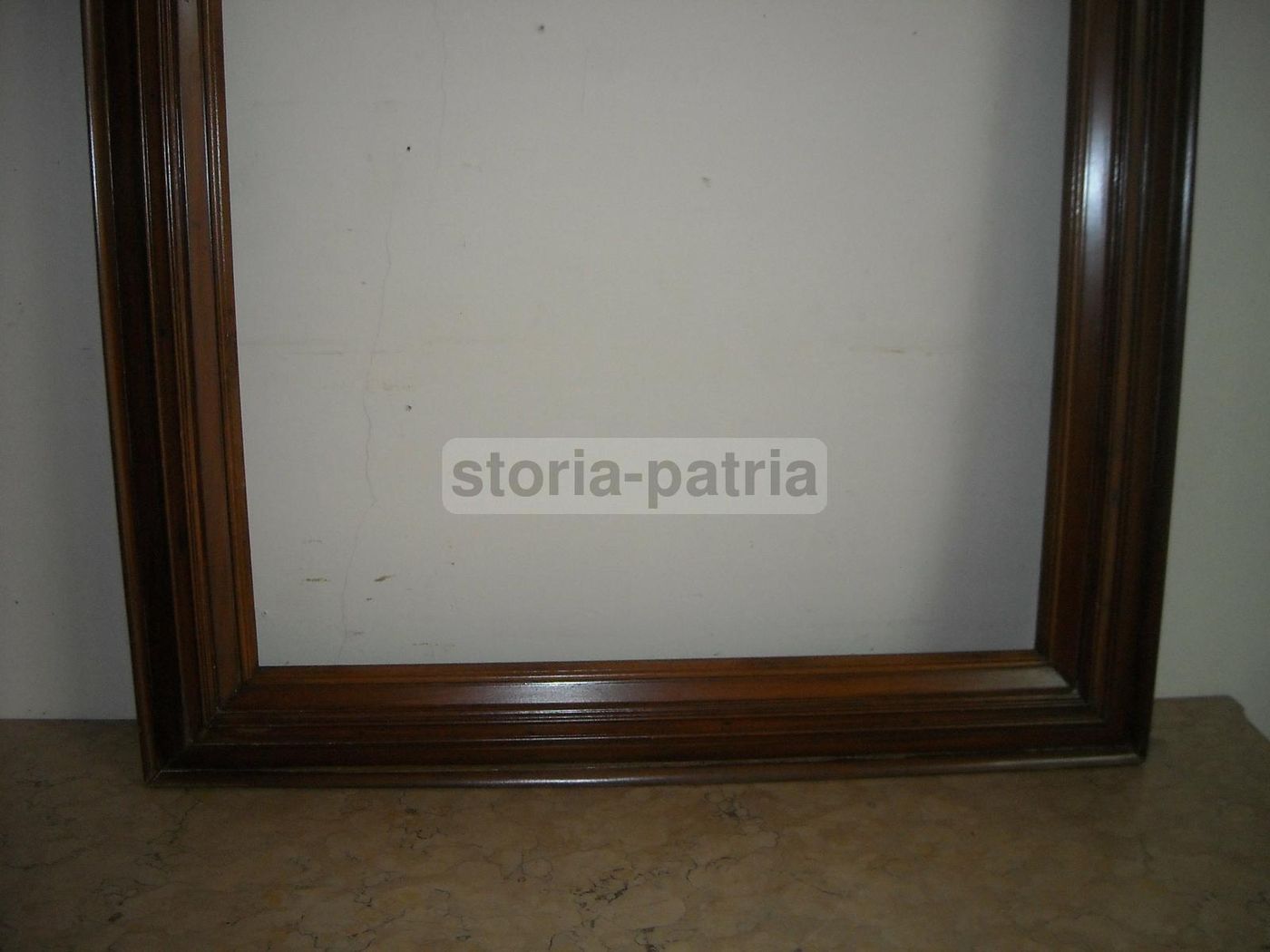 Antica Cornice In Legno Di Noce, 109x84 Cm, XIX Secolo