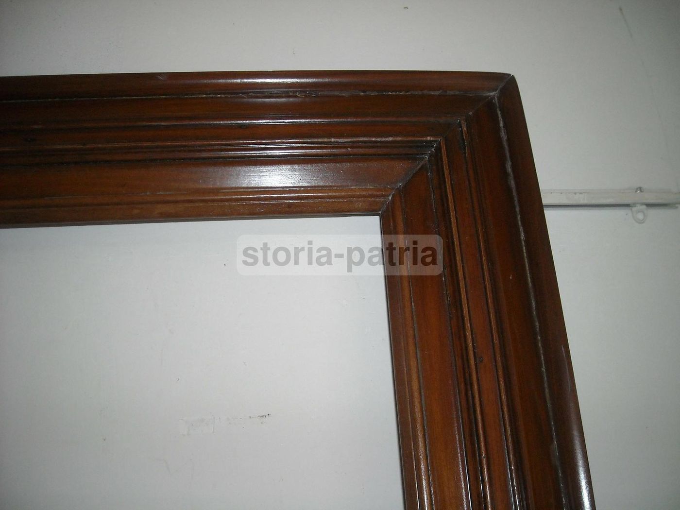 Antica Cornice In Legno Di Noce, 109x84 Cm, XIX Secolo
