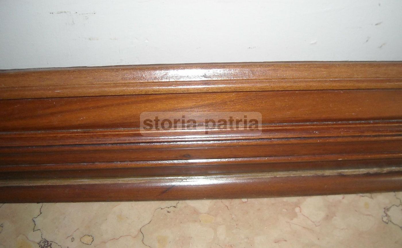 Antica Cornice In Legno Di Noce, 109x84 Cm, XIX Secolo