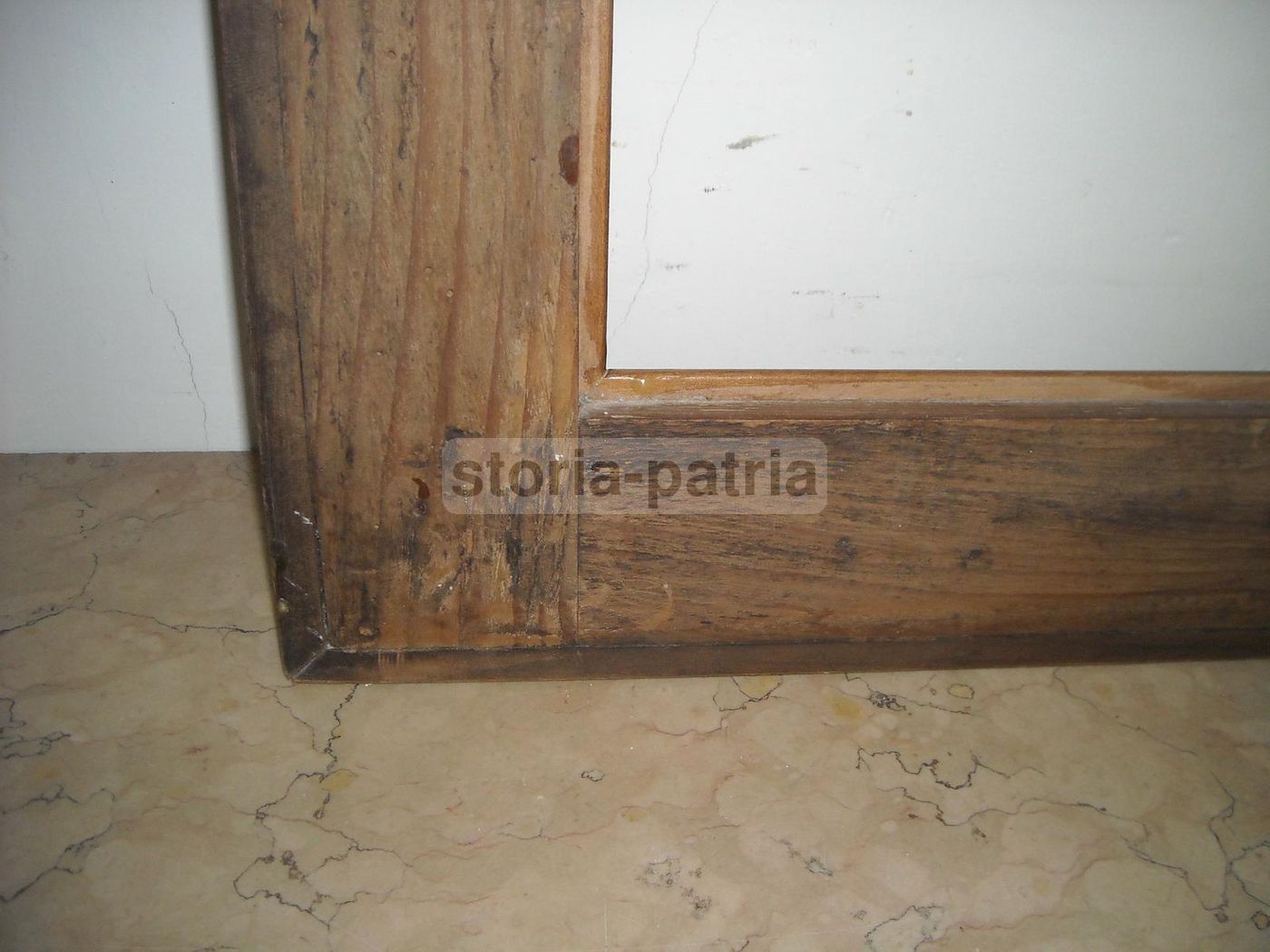 Antica Cornice In Legno Di Noce, 109x84 Cm, XIX Secolo