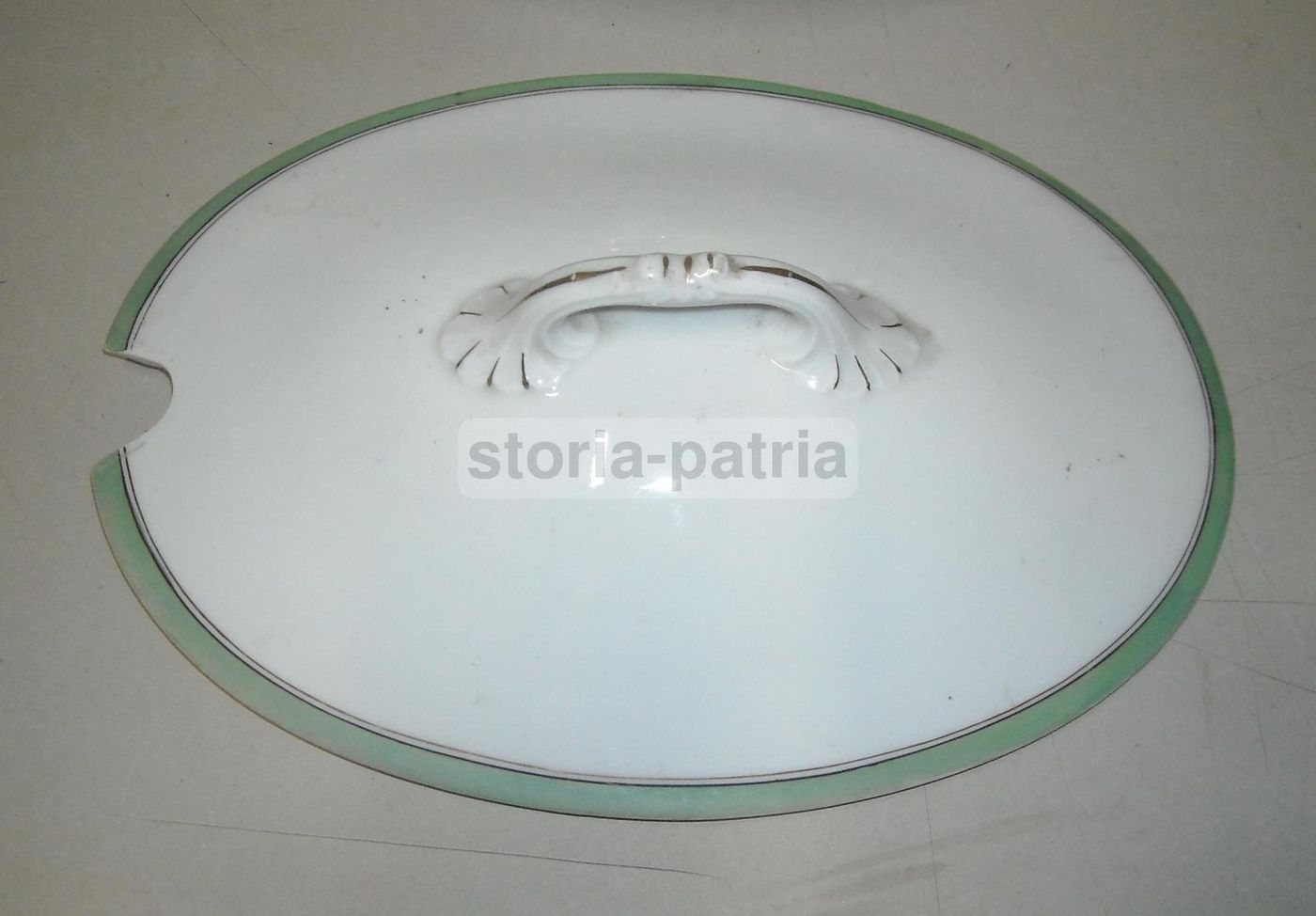 Zuppiera Antica In Porcellana Bianca Con Decori Verdi E Dorature