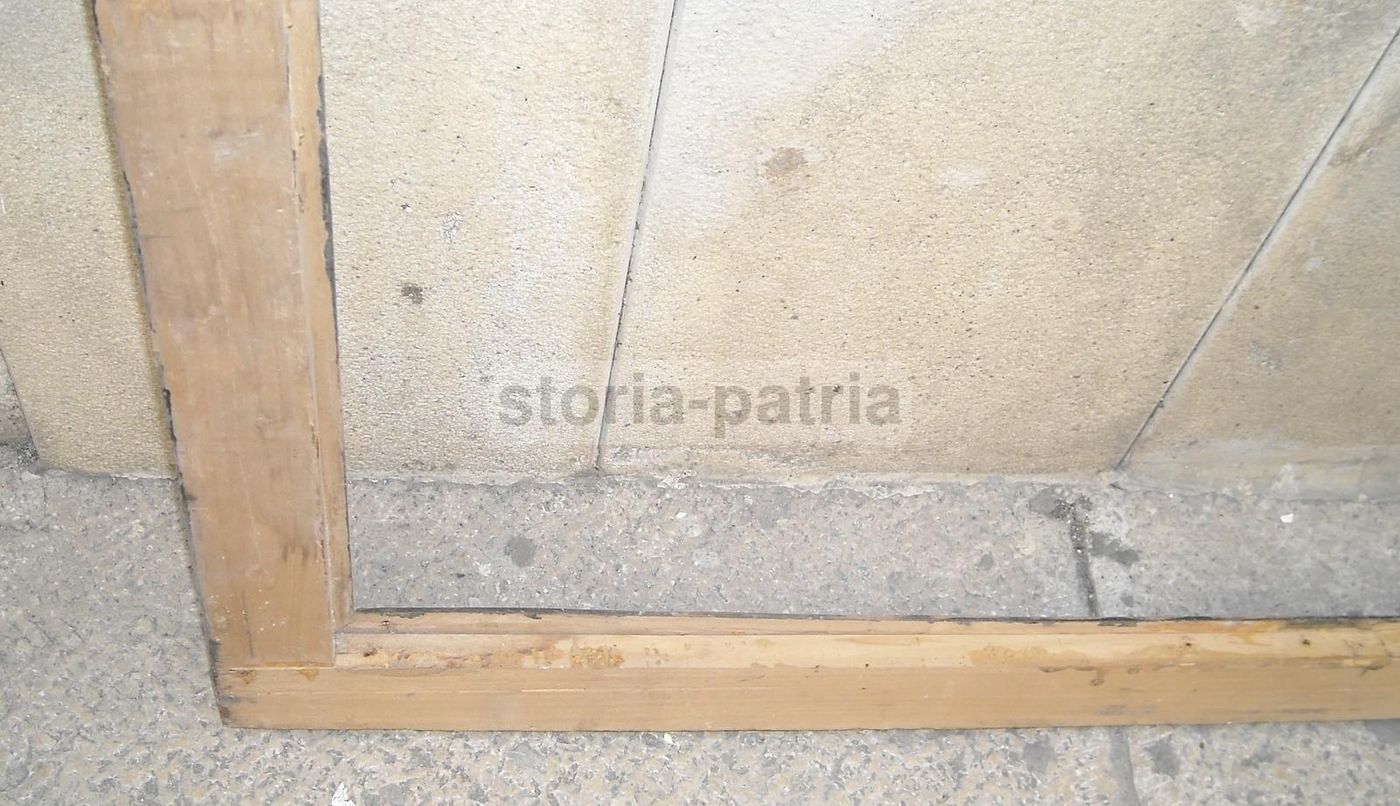 Antica Cornice In Legno Ebanizzato, Prima Metà Dell'800, 127x92 Cm
