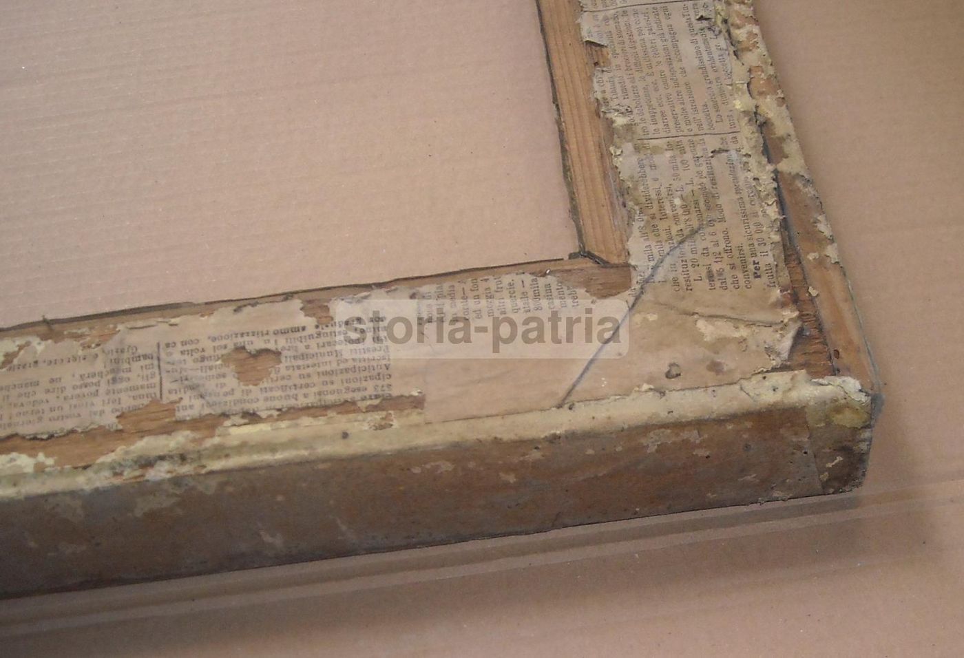 Antica Cornice In Legno E Carta Impressa Ramata, XIX Secolo