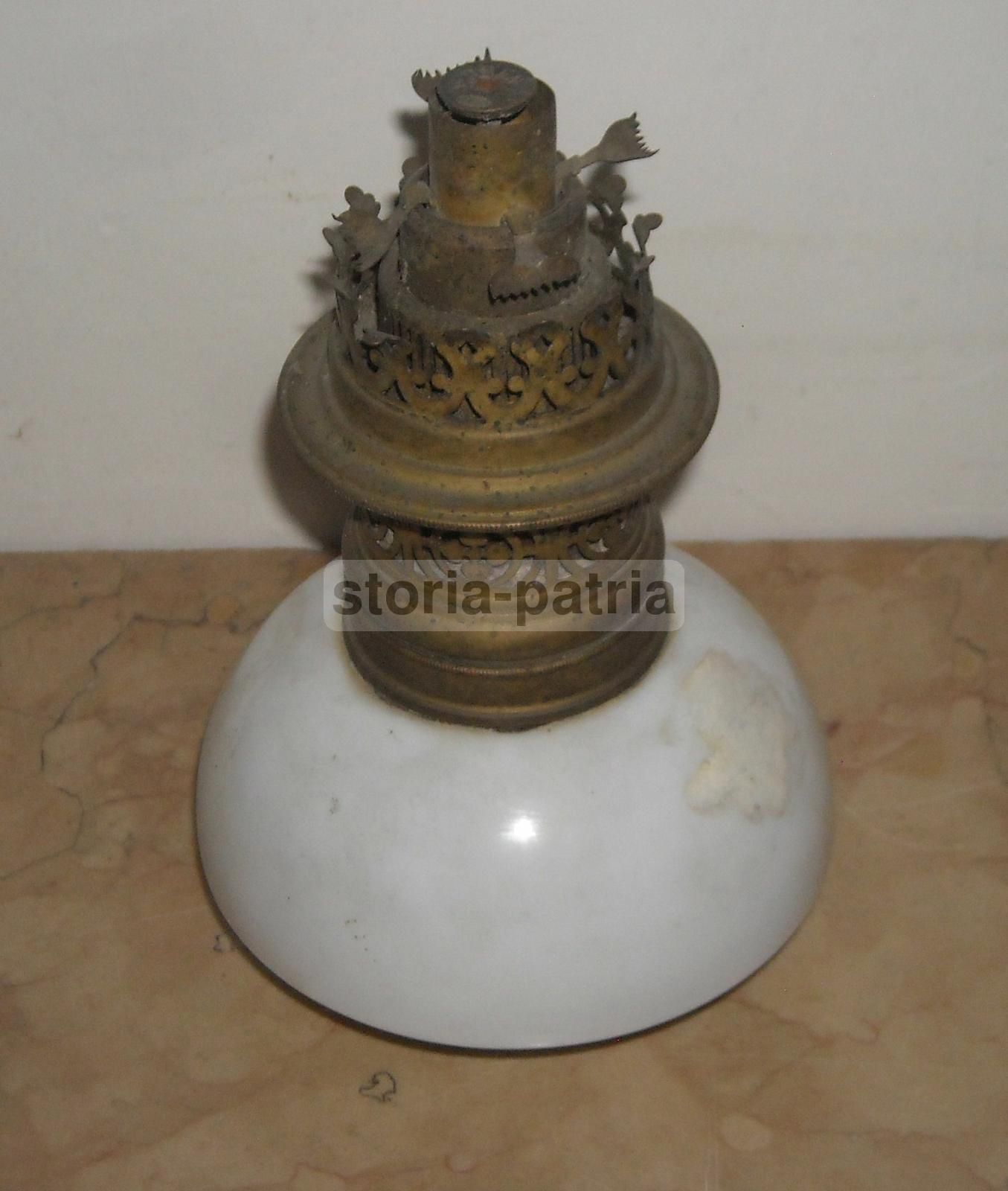 Antica Lampada A Petrolio In Vetro Opaline, R. Ditmar Vienna, Epoca Liberty