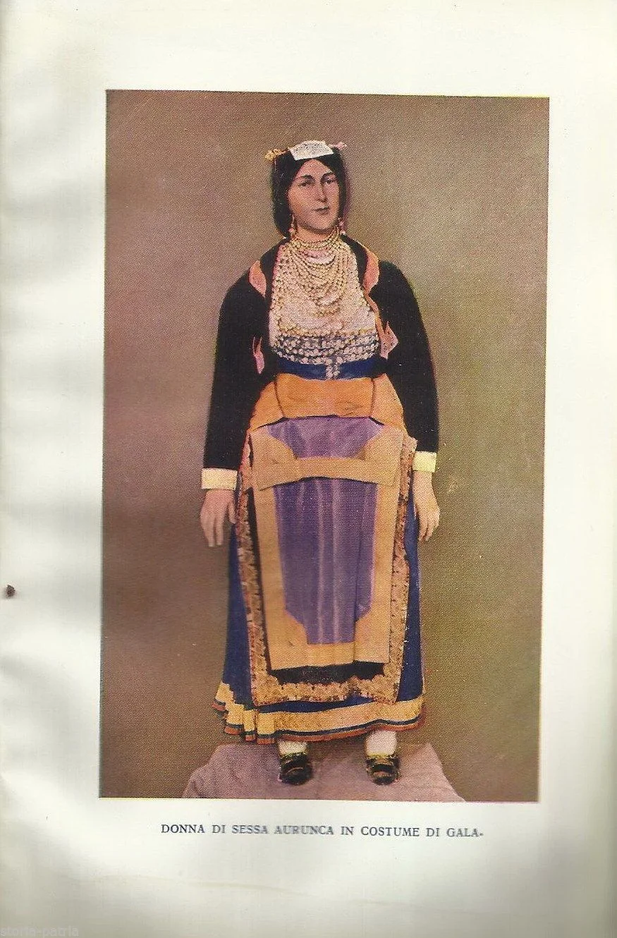 Stampa Antica Costume Popolare Donna Sessa Aurunca Caserta 1900