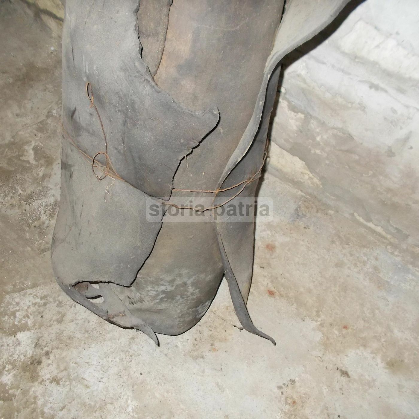 Antico Rotolo Di Cuoio Secolare Per Restauratori E Collezionisti