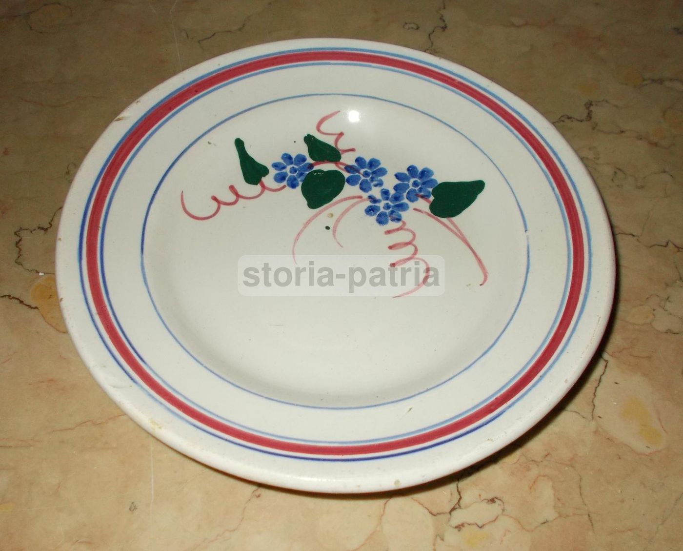 Piatto Ceramica Antico Decorato Floreali Stemma Araldico, Primo '900