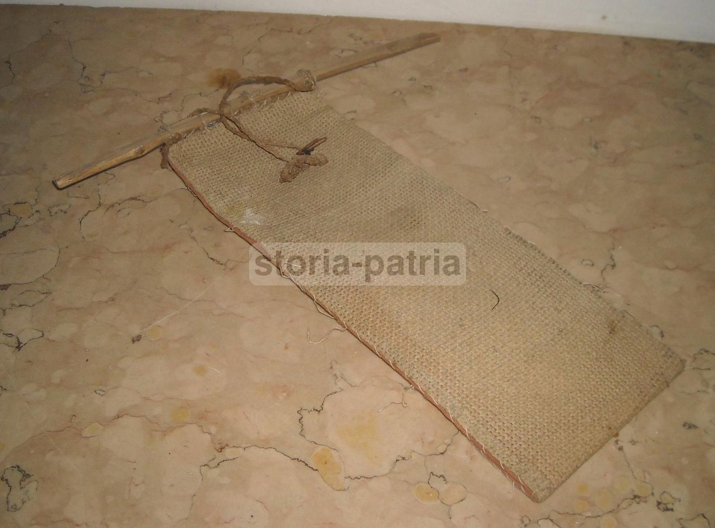 Pannello Portariviste Epoca Liberty Con Ricamo Floreale, Circa 1900