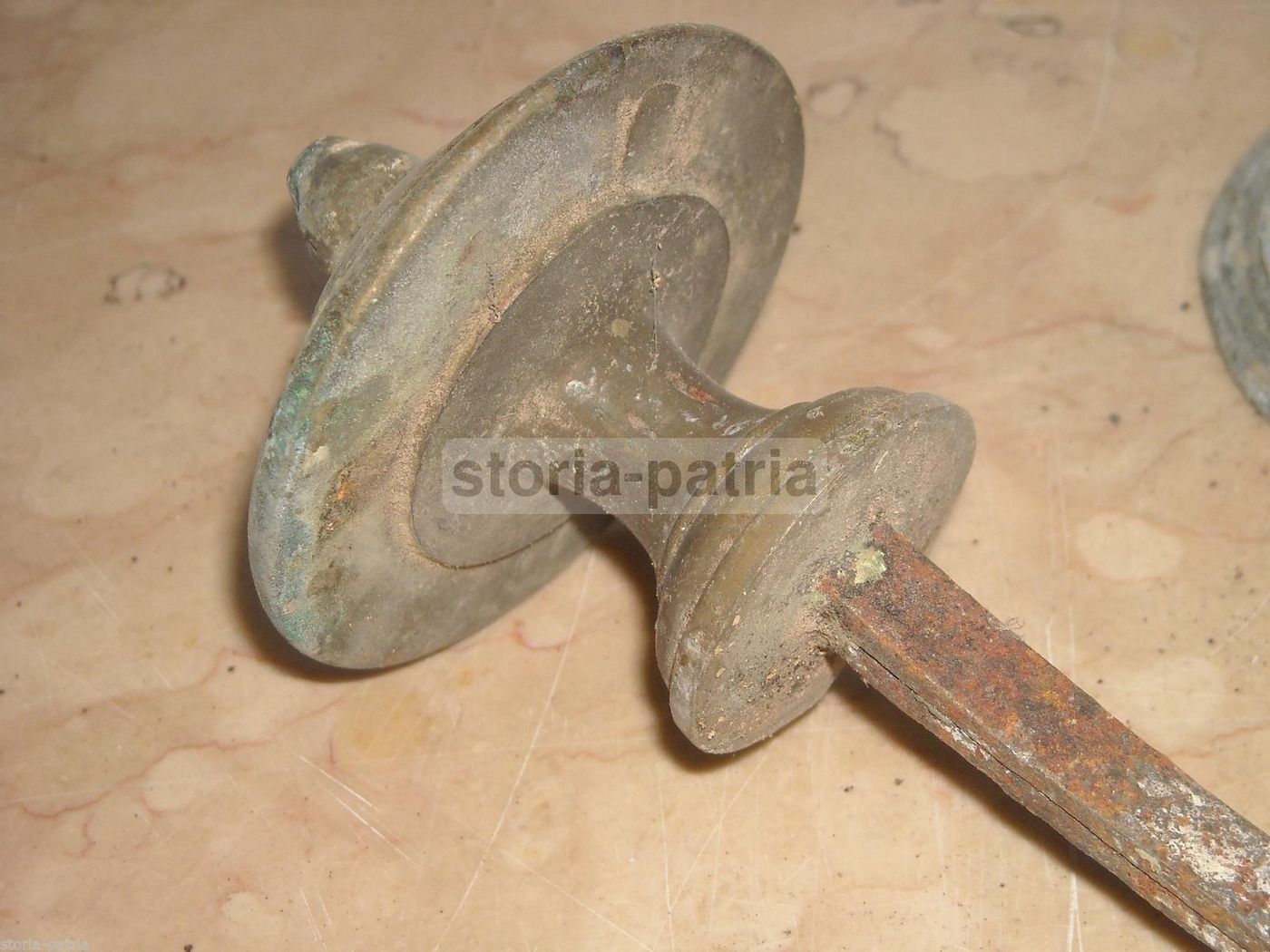 Pomolo Antico In Bronzo Patinato, Fine XVII   Inizio XVIII Secolo