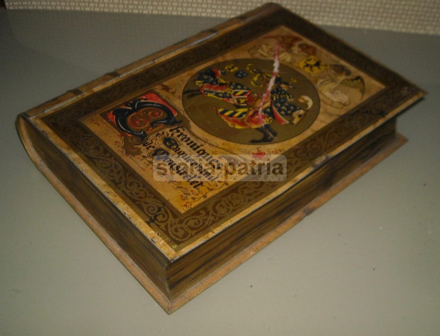 Scatola Pubblicitaria Elah Pegli Forma Libro Araldica Medievale
