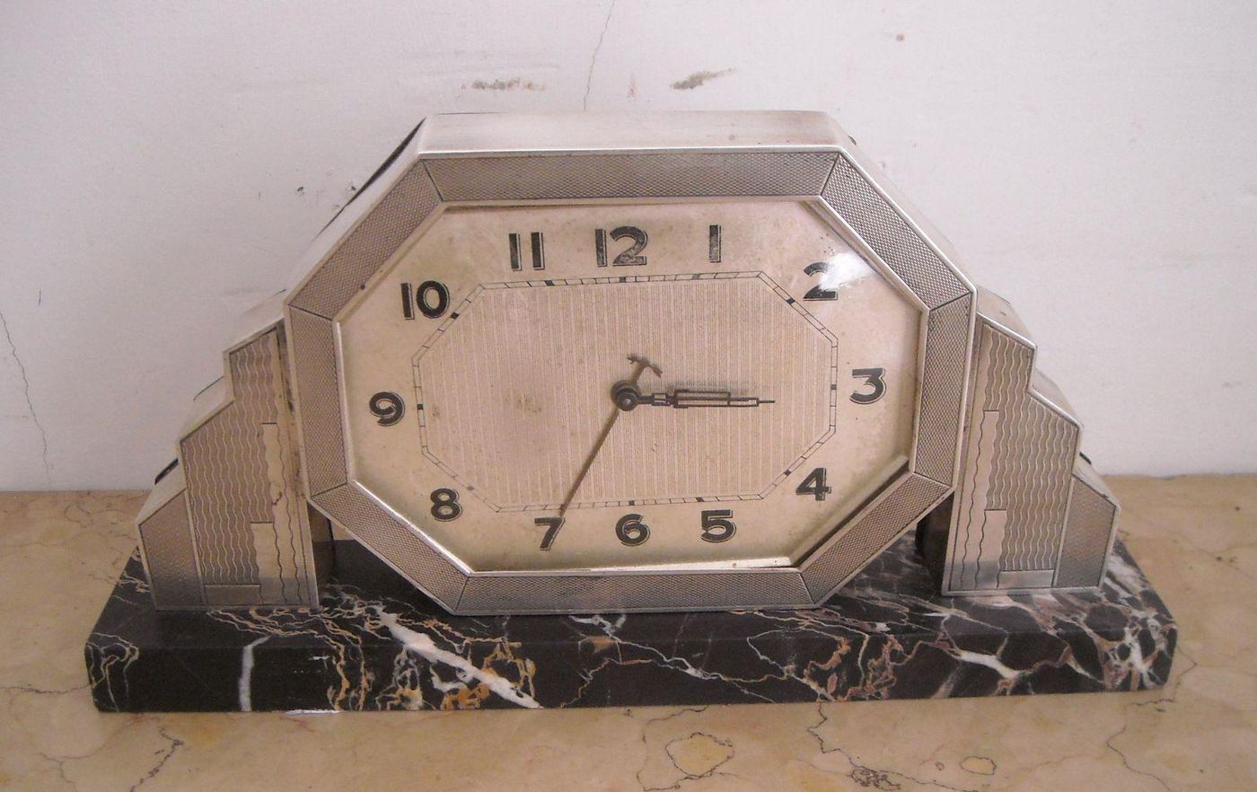 Orologio Da Tavolo Art Déco Anni '30 Argento E Marmo Nero
