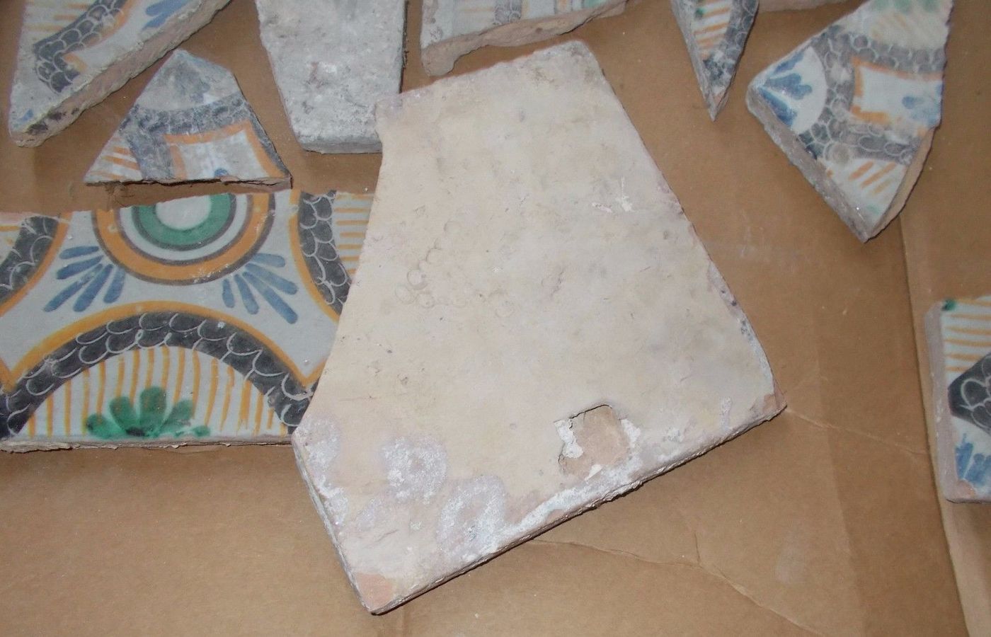Frammenti Di Antiche Riggiole E Maioliche Napoletane, Fine XVIII   Inizio XIX Secolo