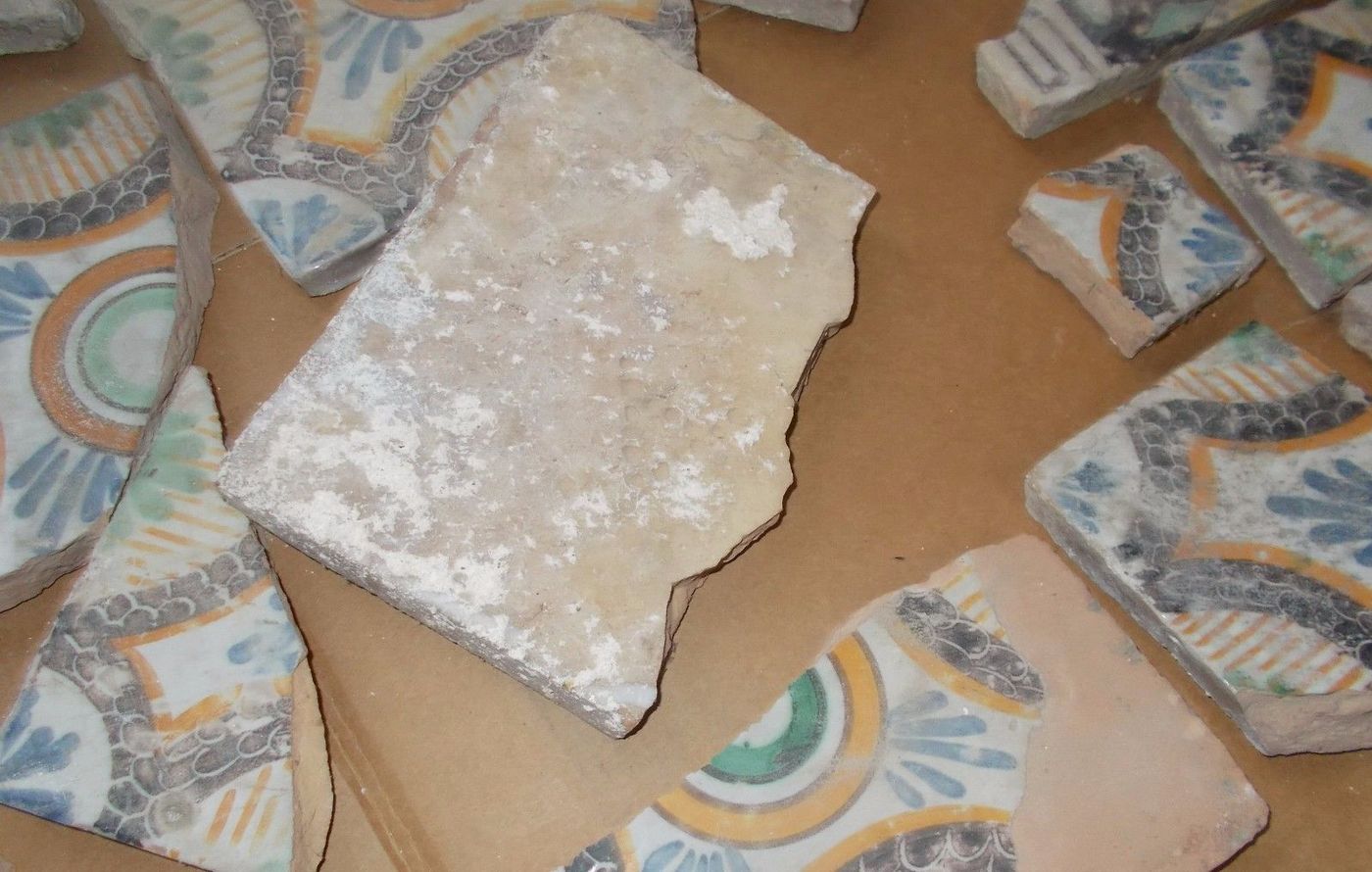 Frammenti Di Antiche Riggiole E Maioliche Napoletane, Fine XVIII   Inizio XIX Secolo
