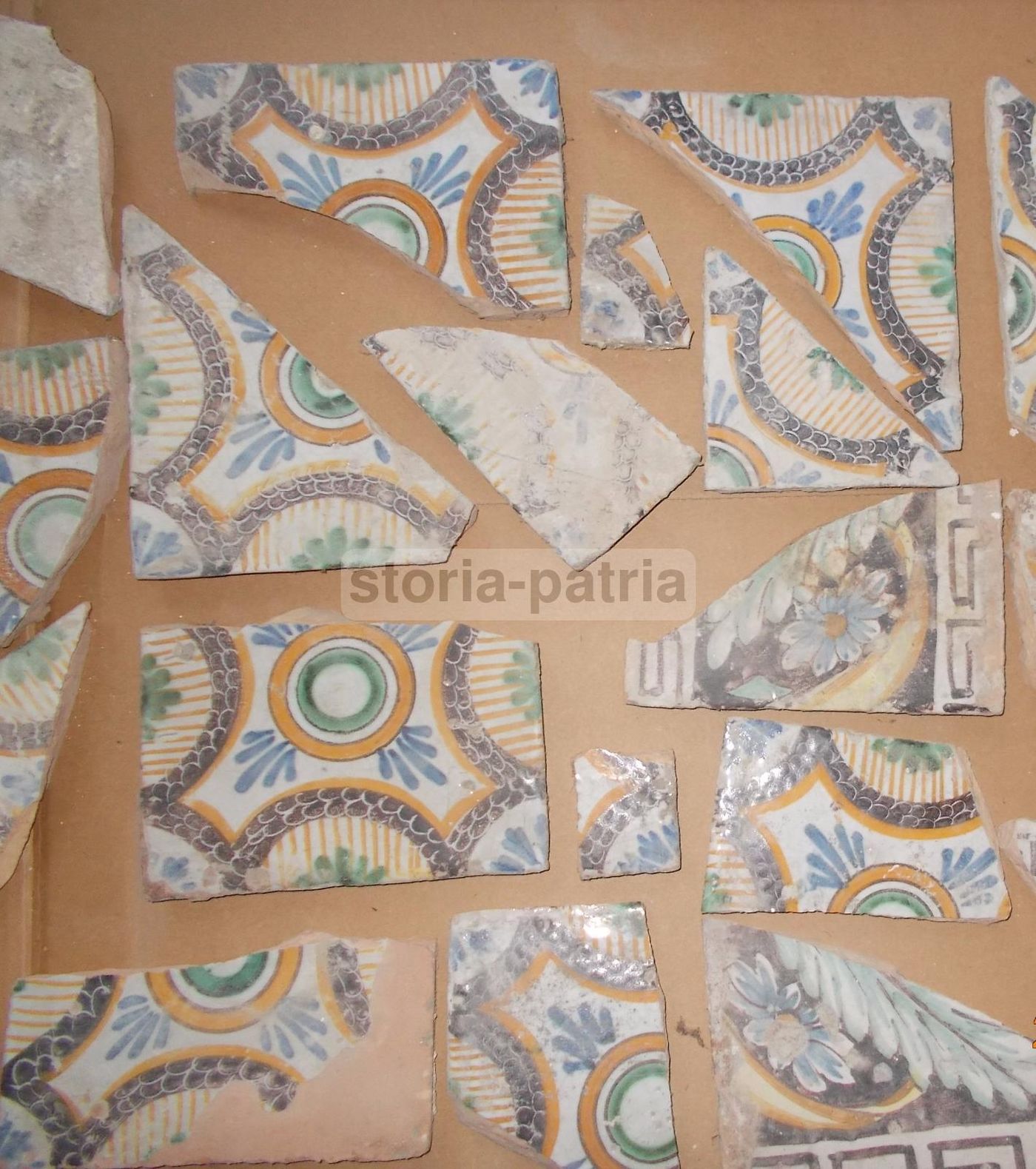 Frammenti Di Antiche Riggiole E Maioliche Napoletane, Fine XVIII   Inizio XIX Secolo