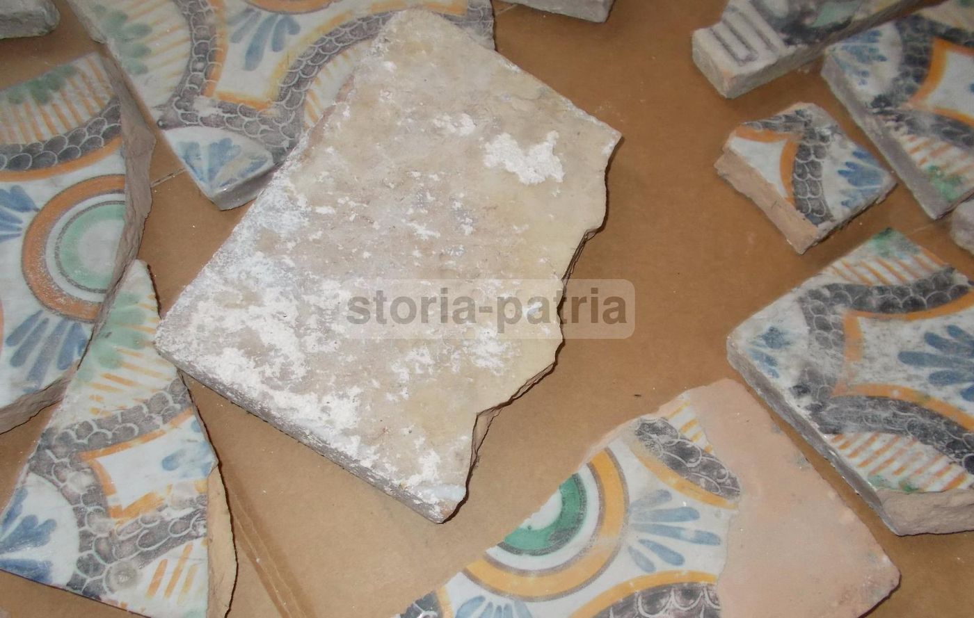 Frammenti Di Antiche Riggiole E Maioliche Napoletane, Fine XVIII   Inizio XIX Secolo