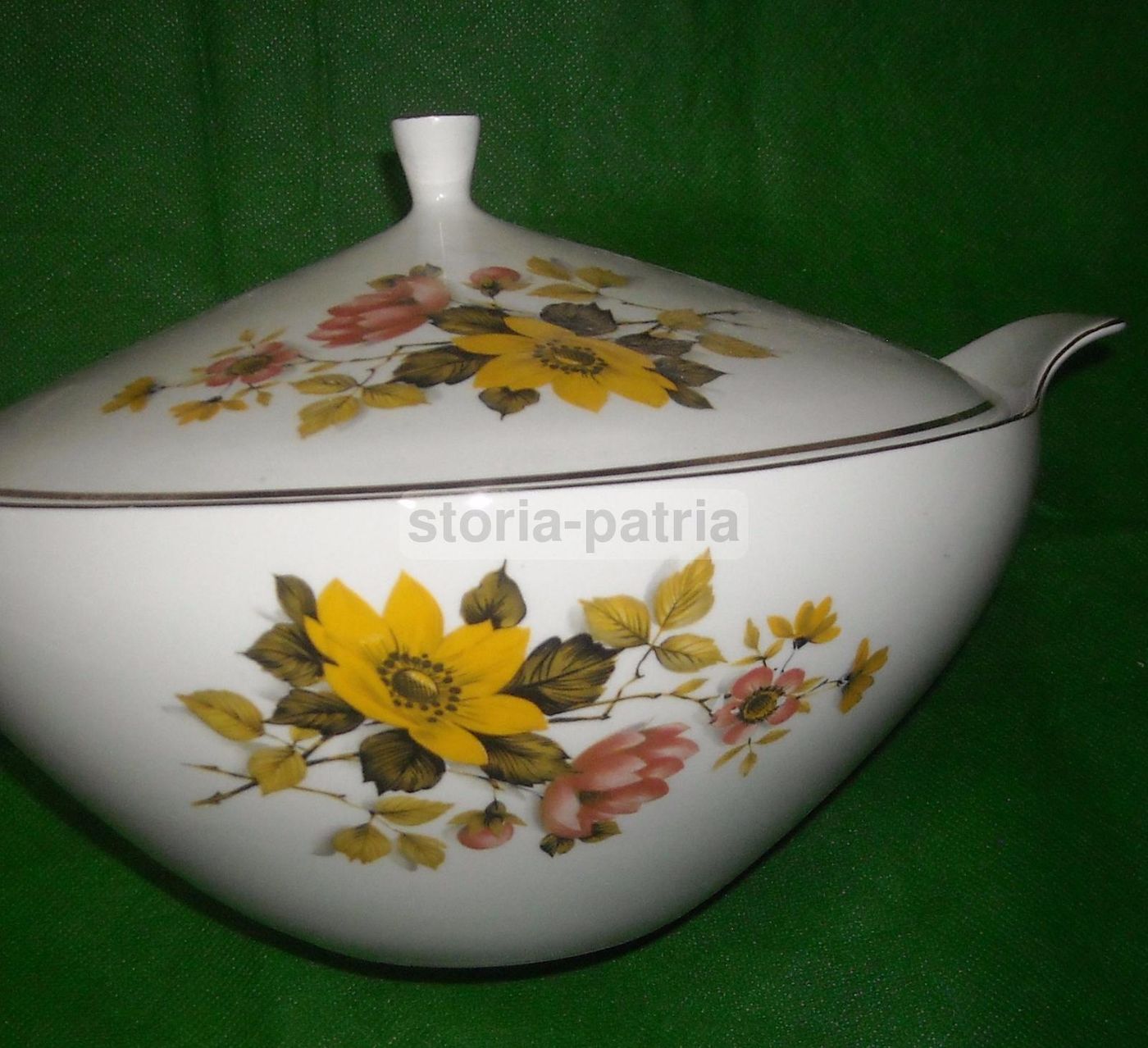 Zuppiera Porcellana Karim Decorata Motivi Floreali Policromi Vintage