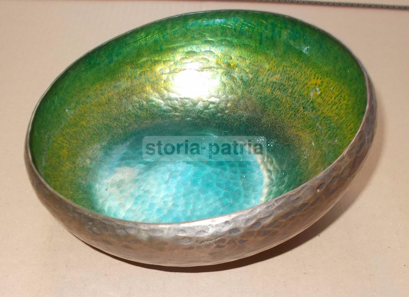Ciotola Decorativa Laras In Metallo Battuto Argentato, Anni 60 70