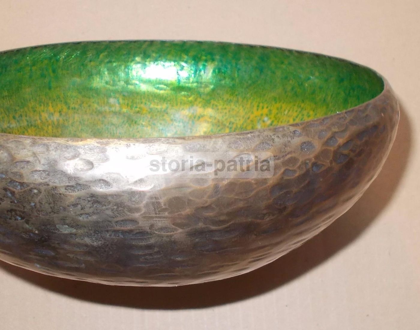 Ciotola Decorativa Laras In Metallo Battuto Argentato, Anni 60 70
