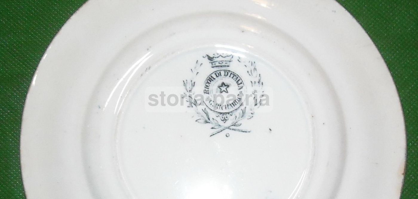 Piatto In Ceramica Richard Con Fontana E Costumi Popolari Della Ciociaria, XIX Secolo