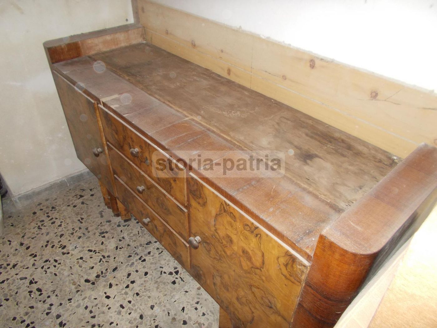 Credenza Modernariato Anni 50 60 In Radica Con Vetrina